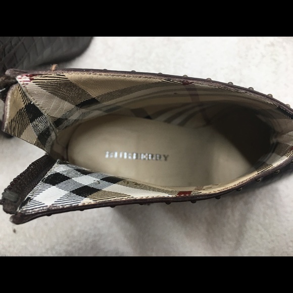Burberry Alligator Bootie - Picture 6 of 7